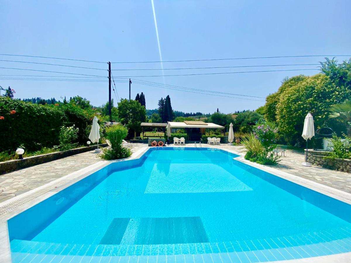 Villa Rosalia Apartments & Studios With Pool By Hotelius Corfu  Extérieur photo