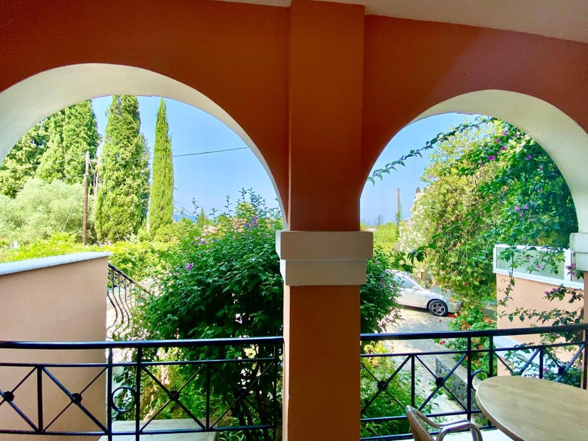 Villa Rosalia Apartments & Studios With Pool By Hotelius Corfu  Extérieur photo